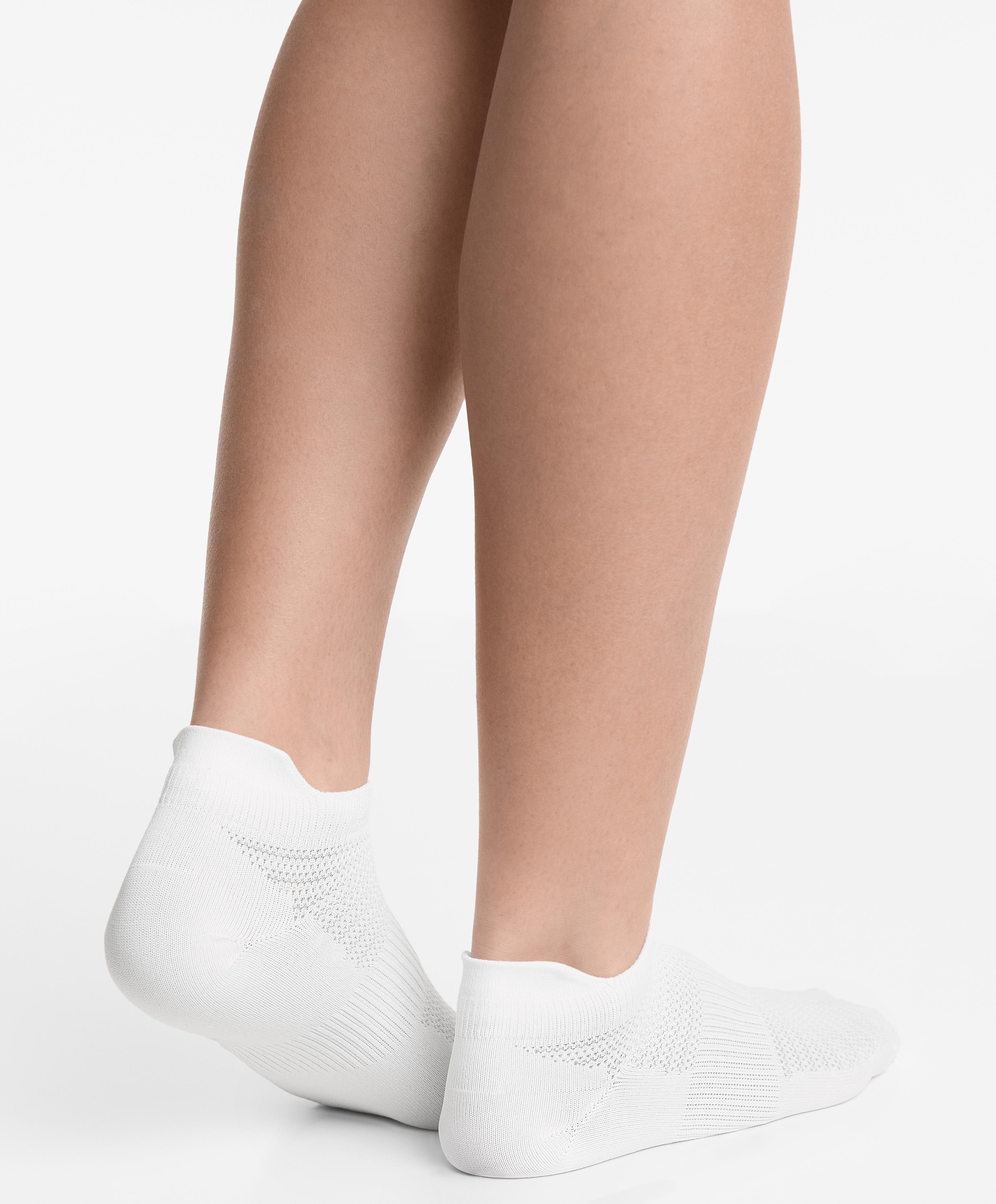 3 pairs of polyamide blend sneaker socks with heel tab