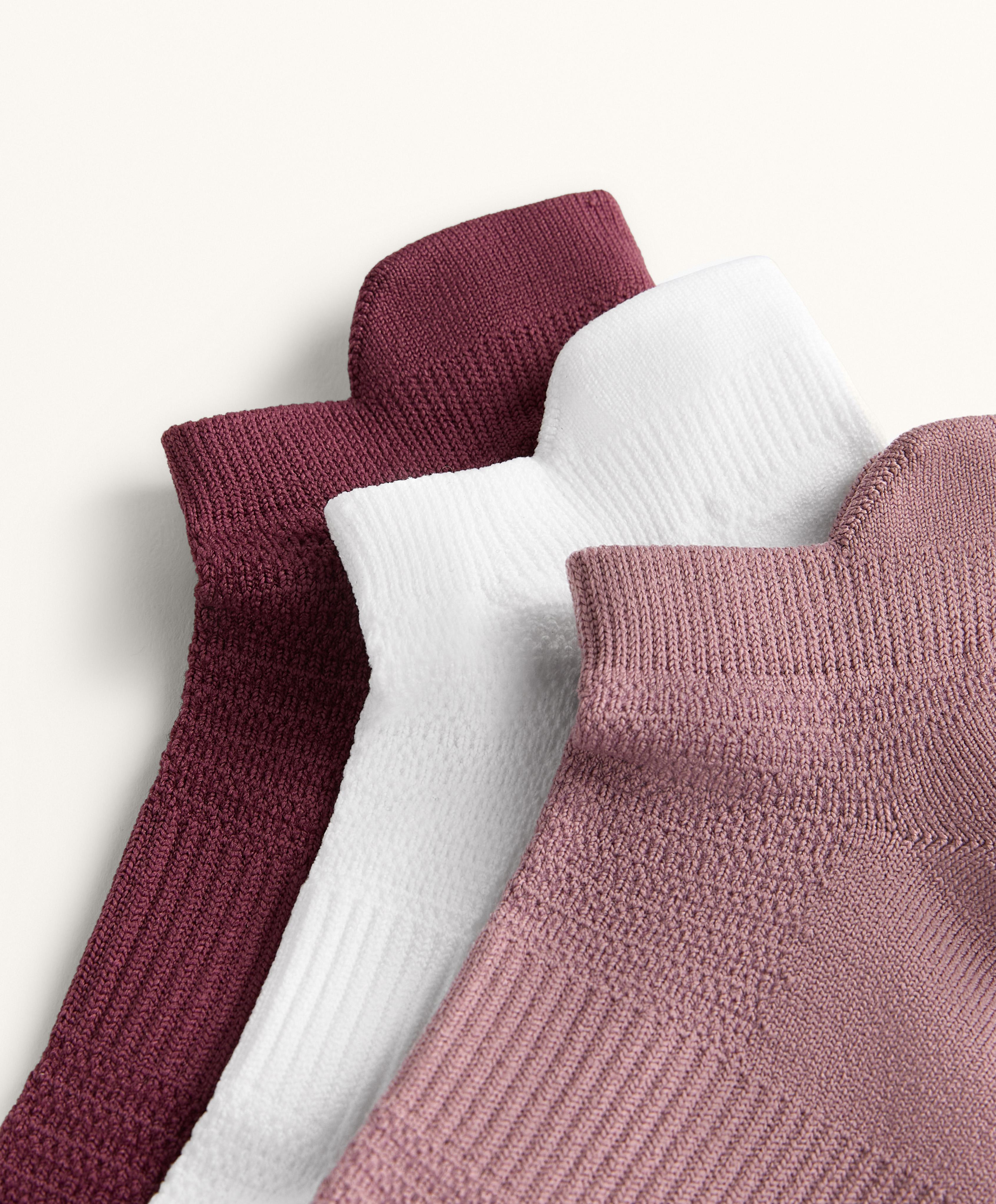 3 pairs of polyamide blend sneaker socks with heel tab