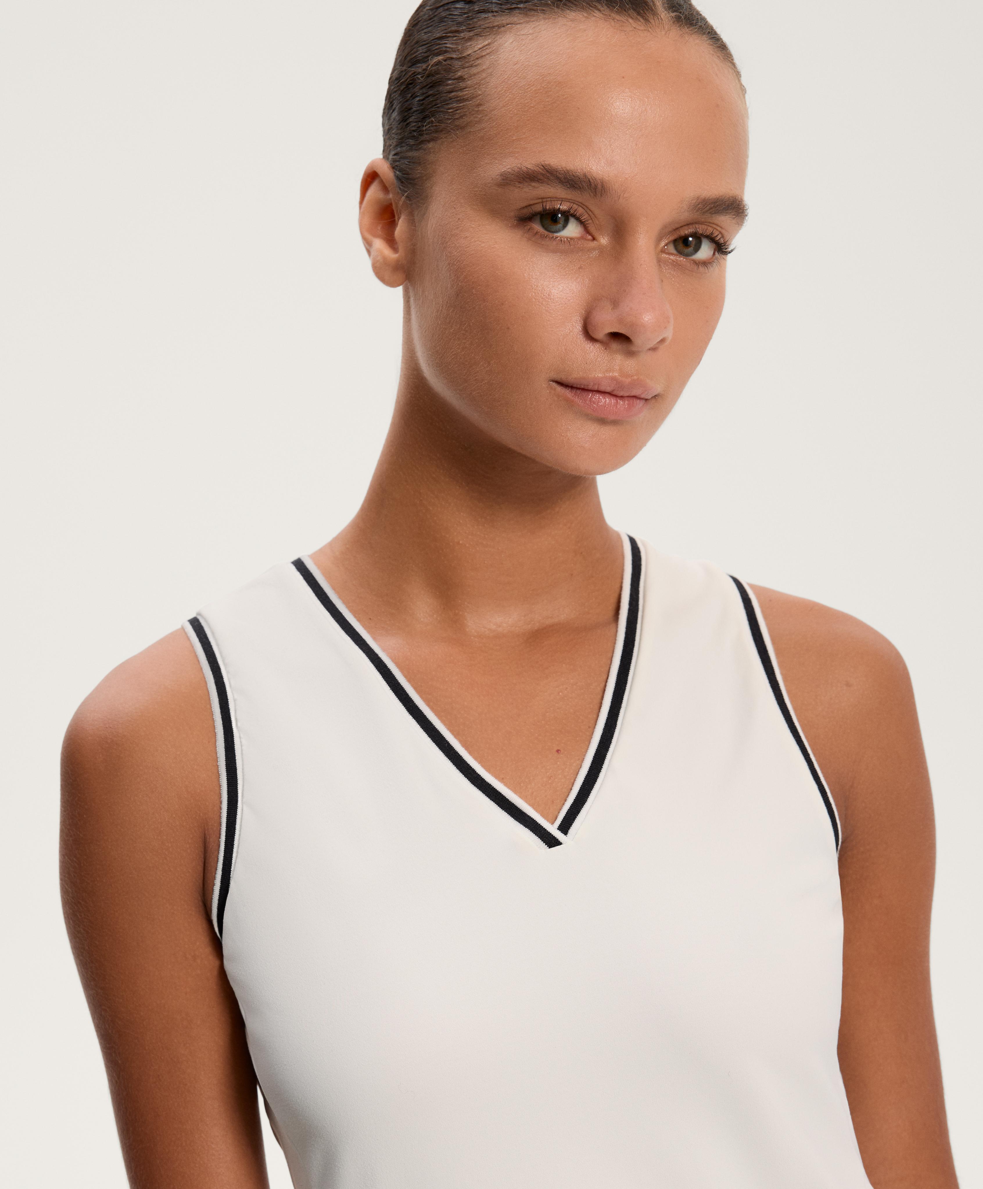 Sleeveless V-neck T-shirt