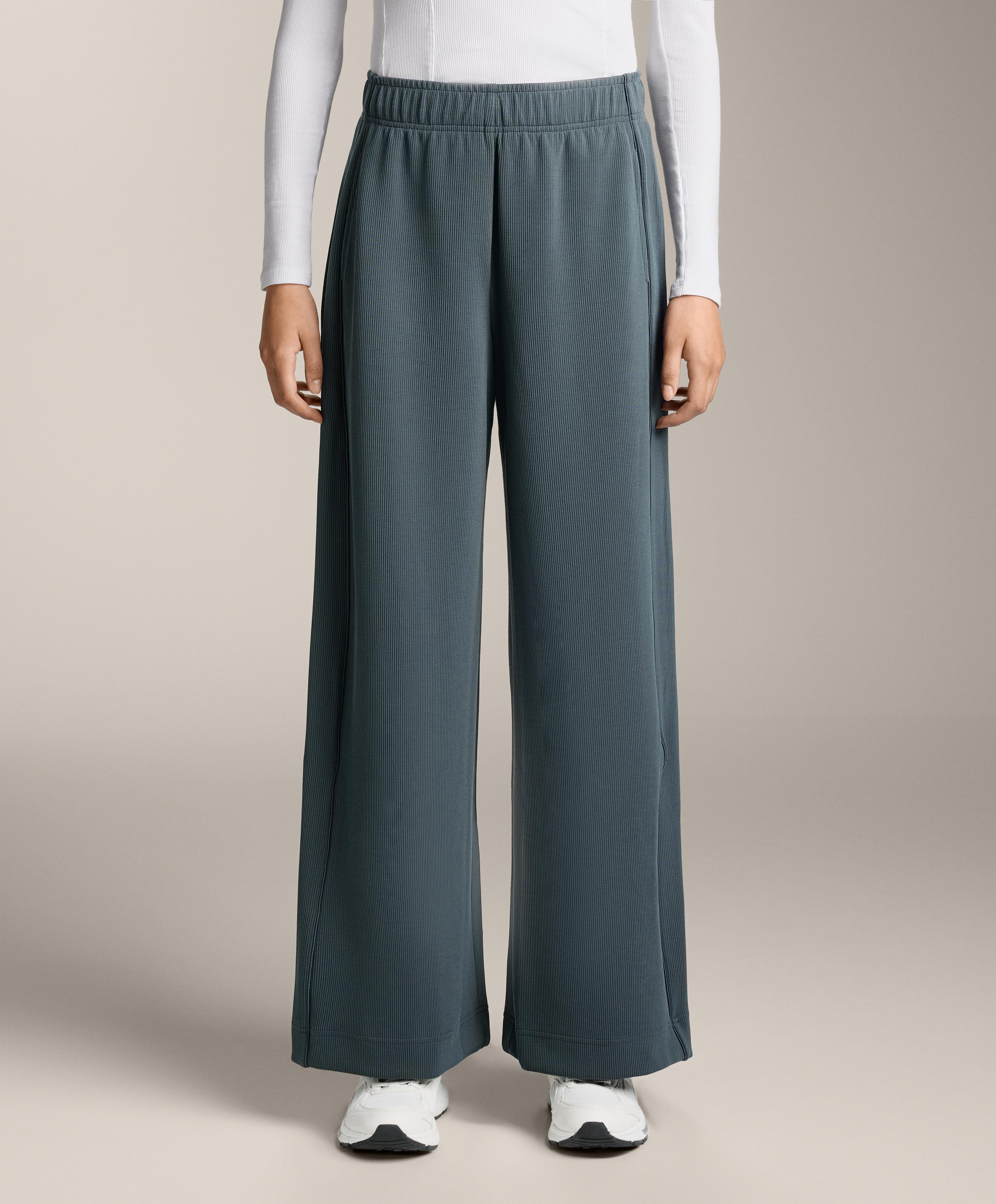 Straight-leg rib trousers with 29% modal