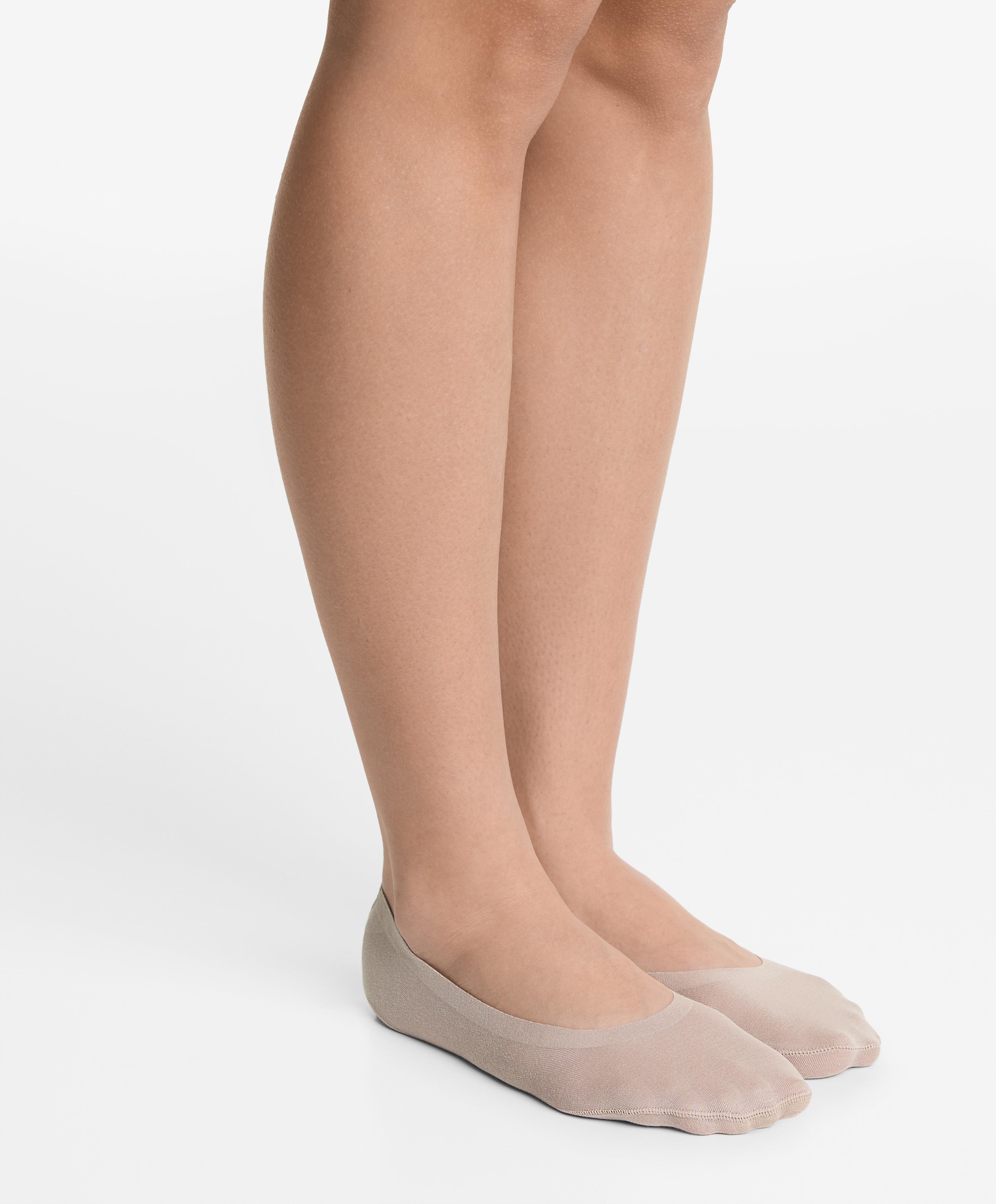 2 pairs of medium-cut cotton blend invisible socks