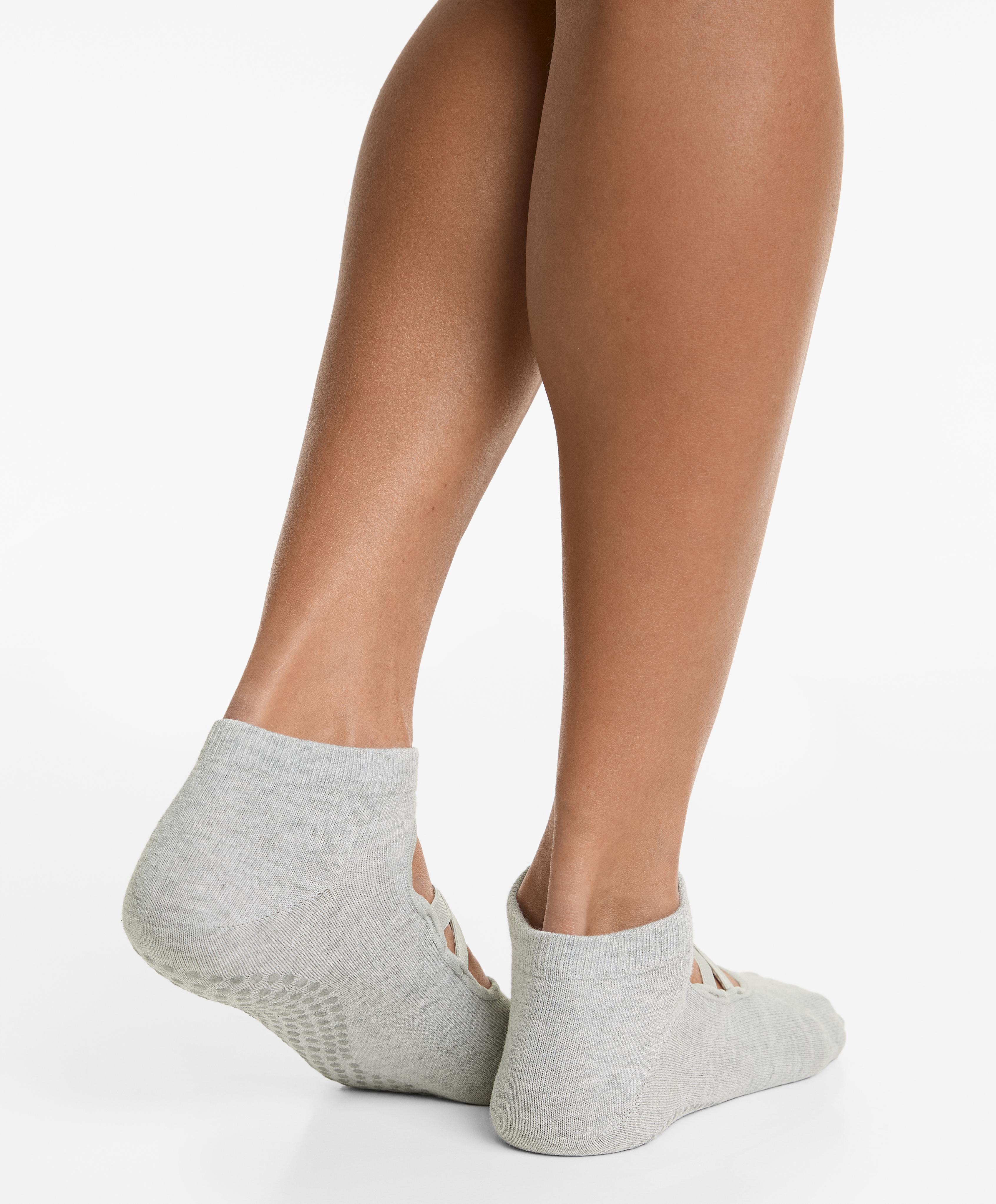 2 pairs of cotton-blend yoga and pilates socks with crossed straps
