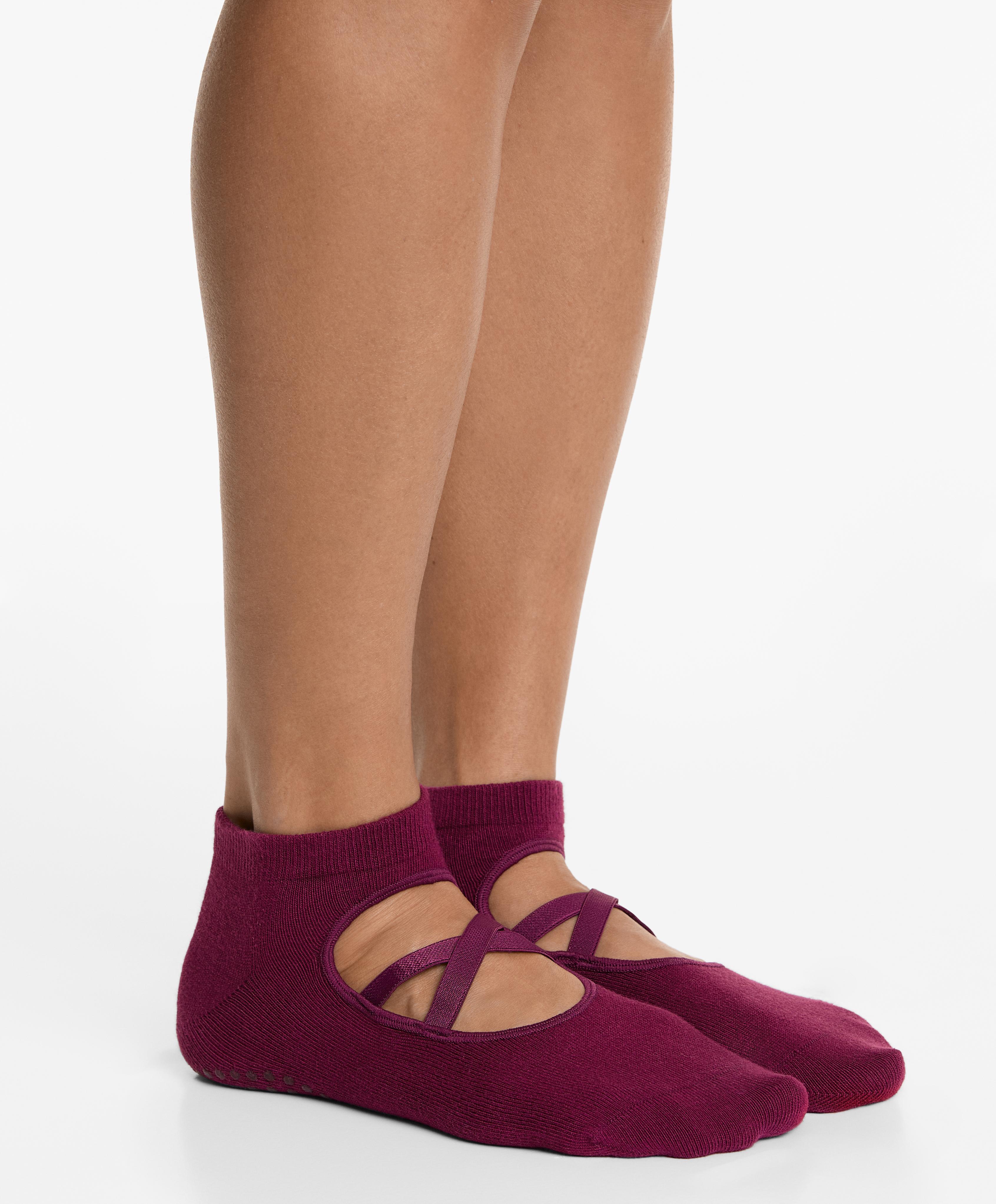 2 pairs of cotton-blend yoga and pilates socks with crossed straps