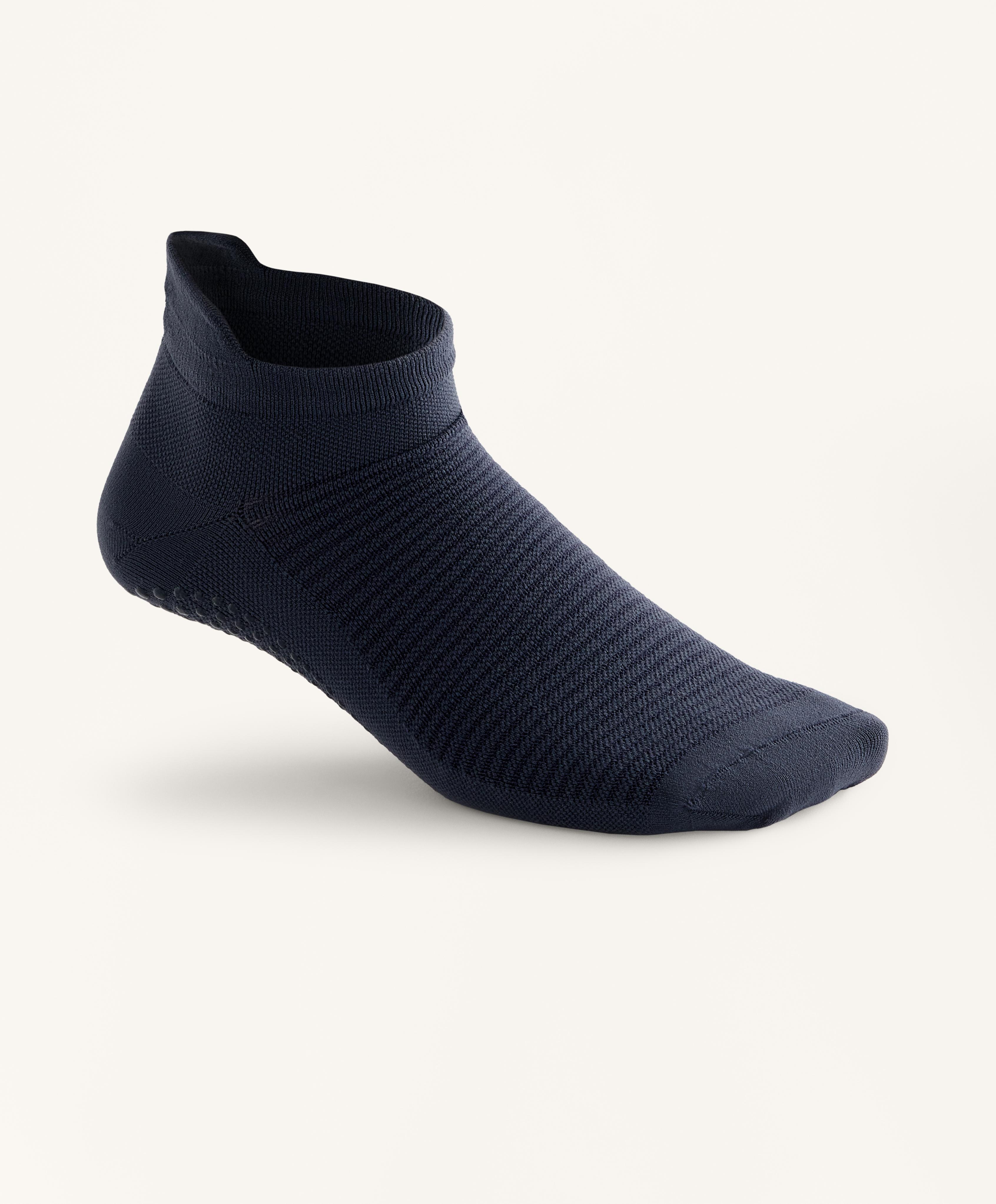 2 pairs of polyamide blend yoga and Pilates sneaker socks