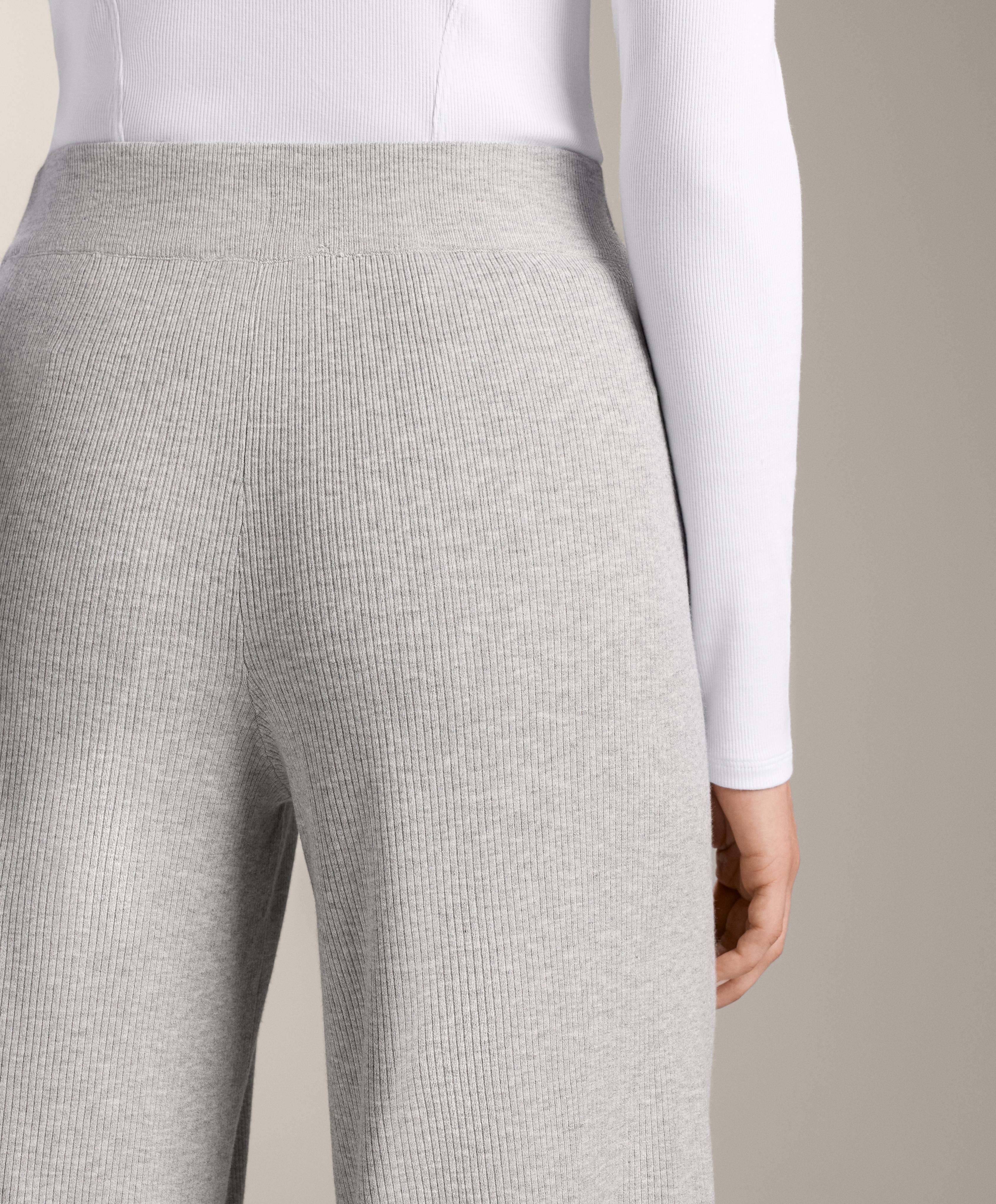 Wide-leg rib knit trousers