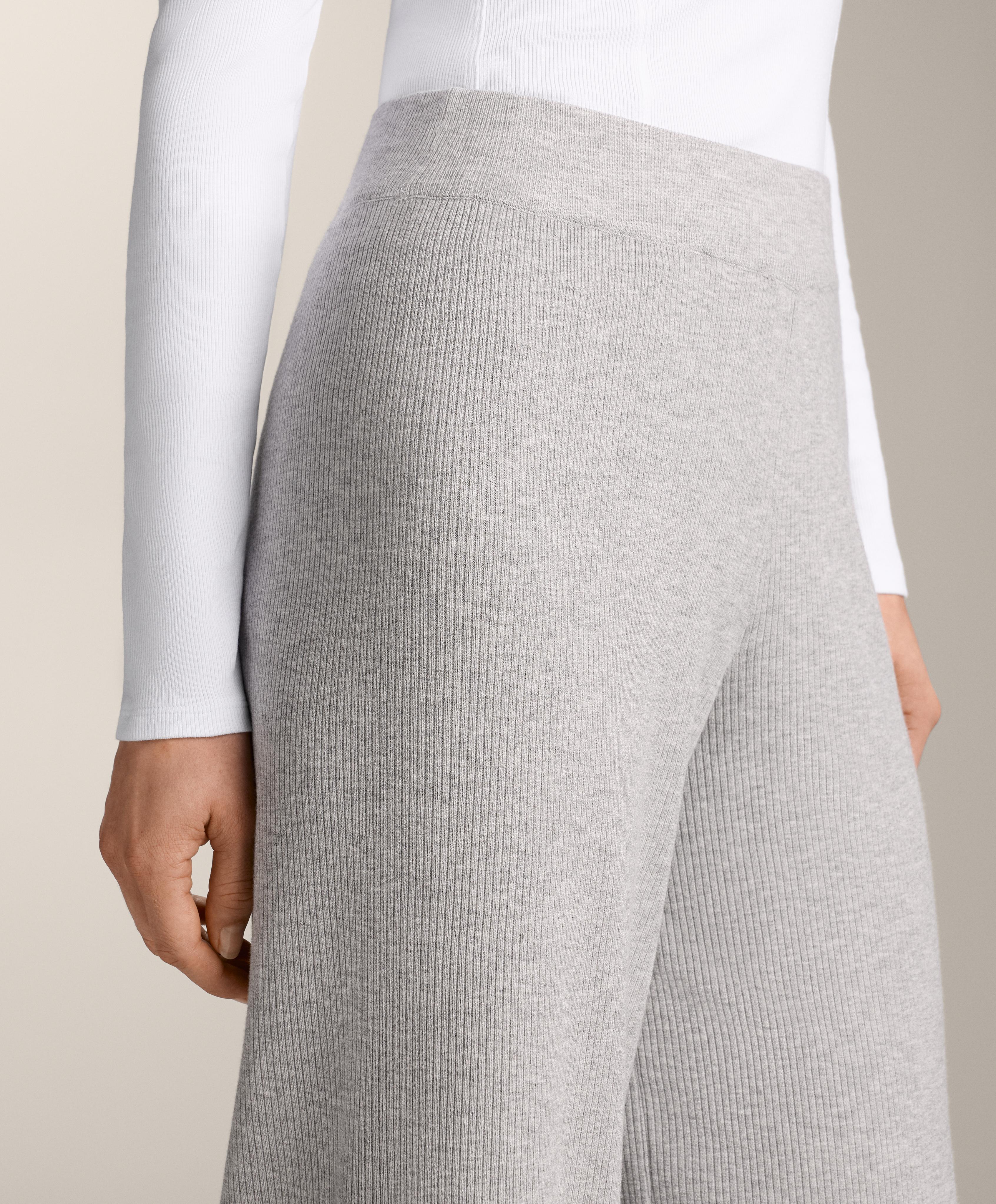 Wide-leg rib knit trousers