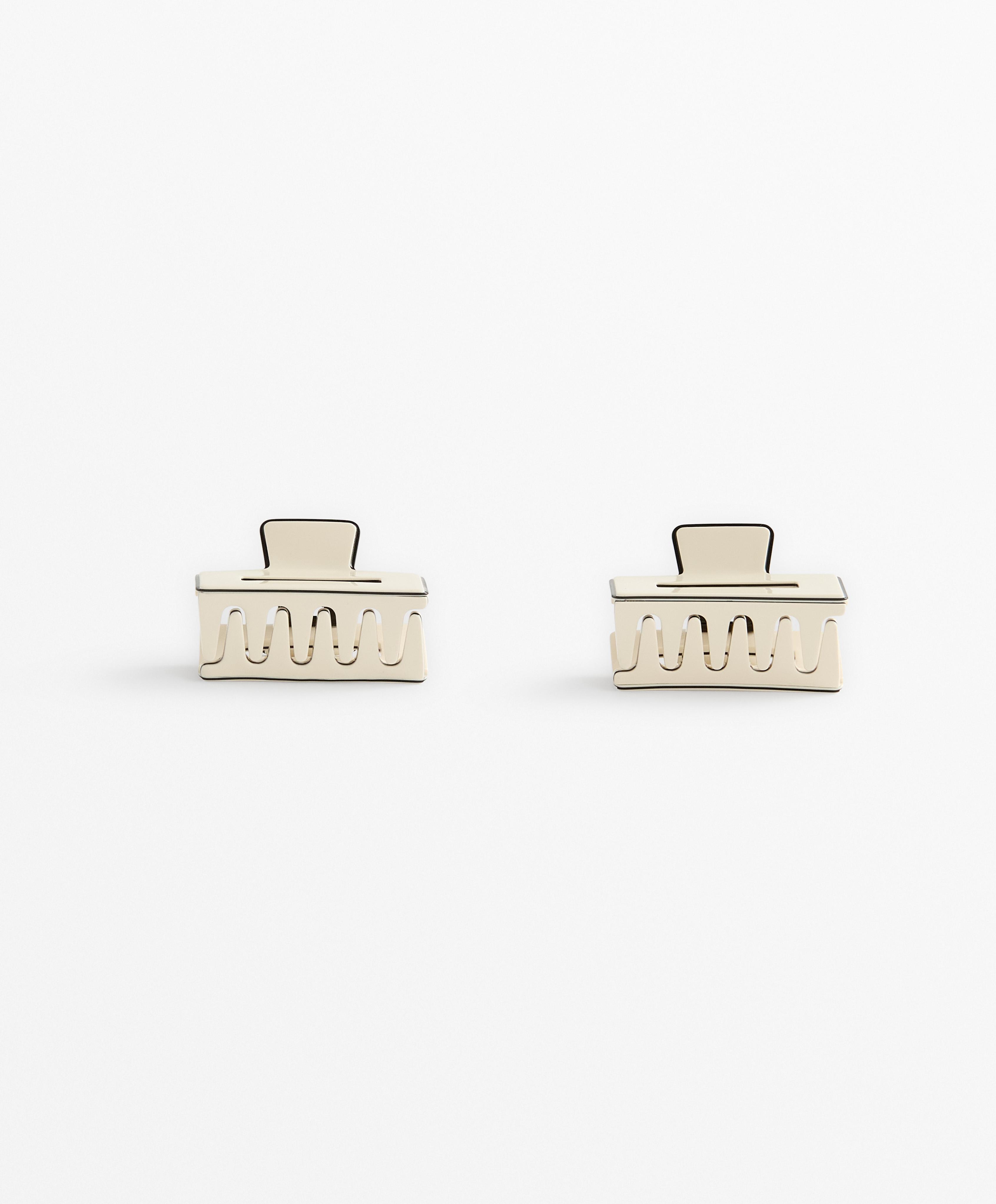 2 square hair clips with piping