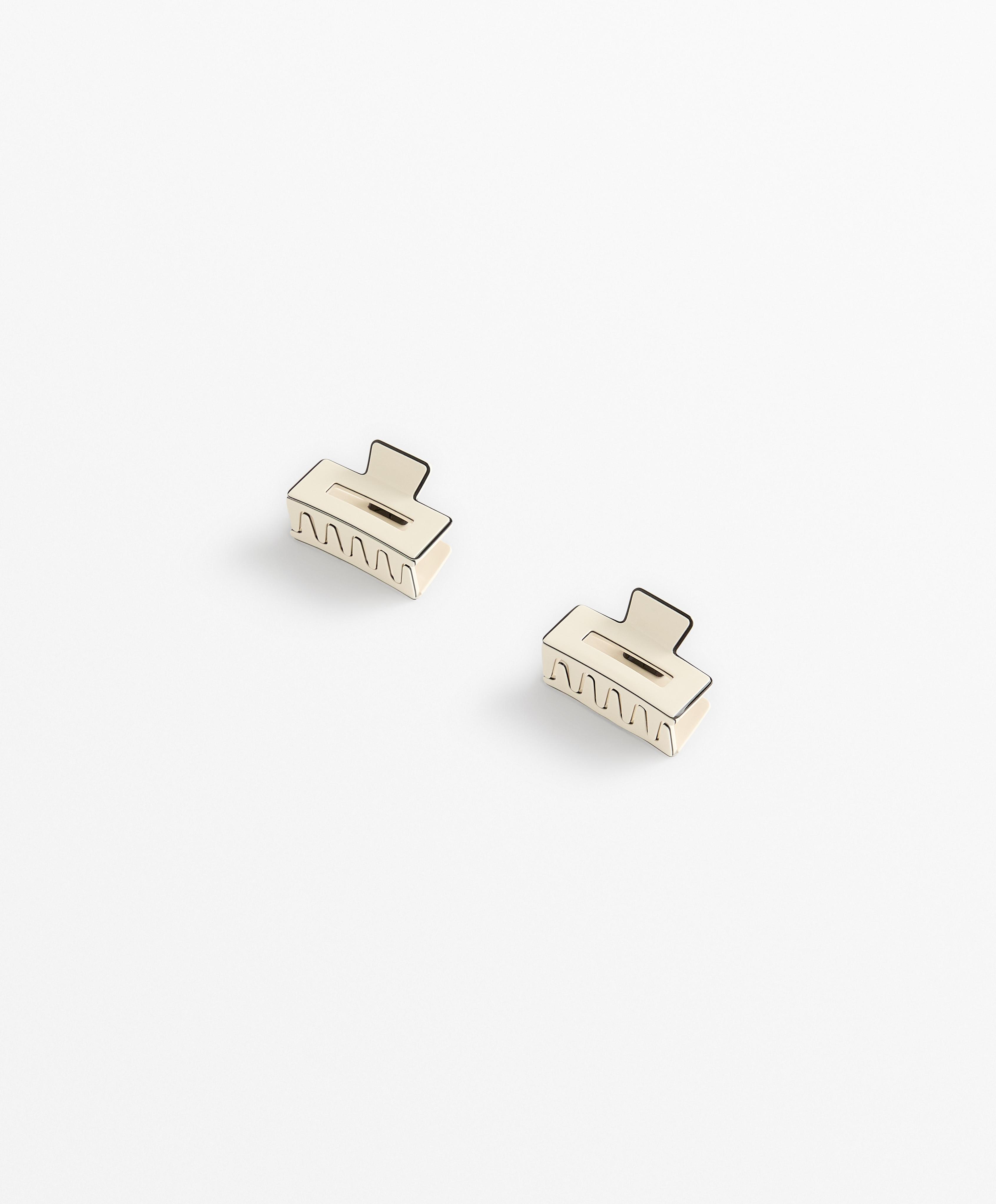 2 square hair clips with piping