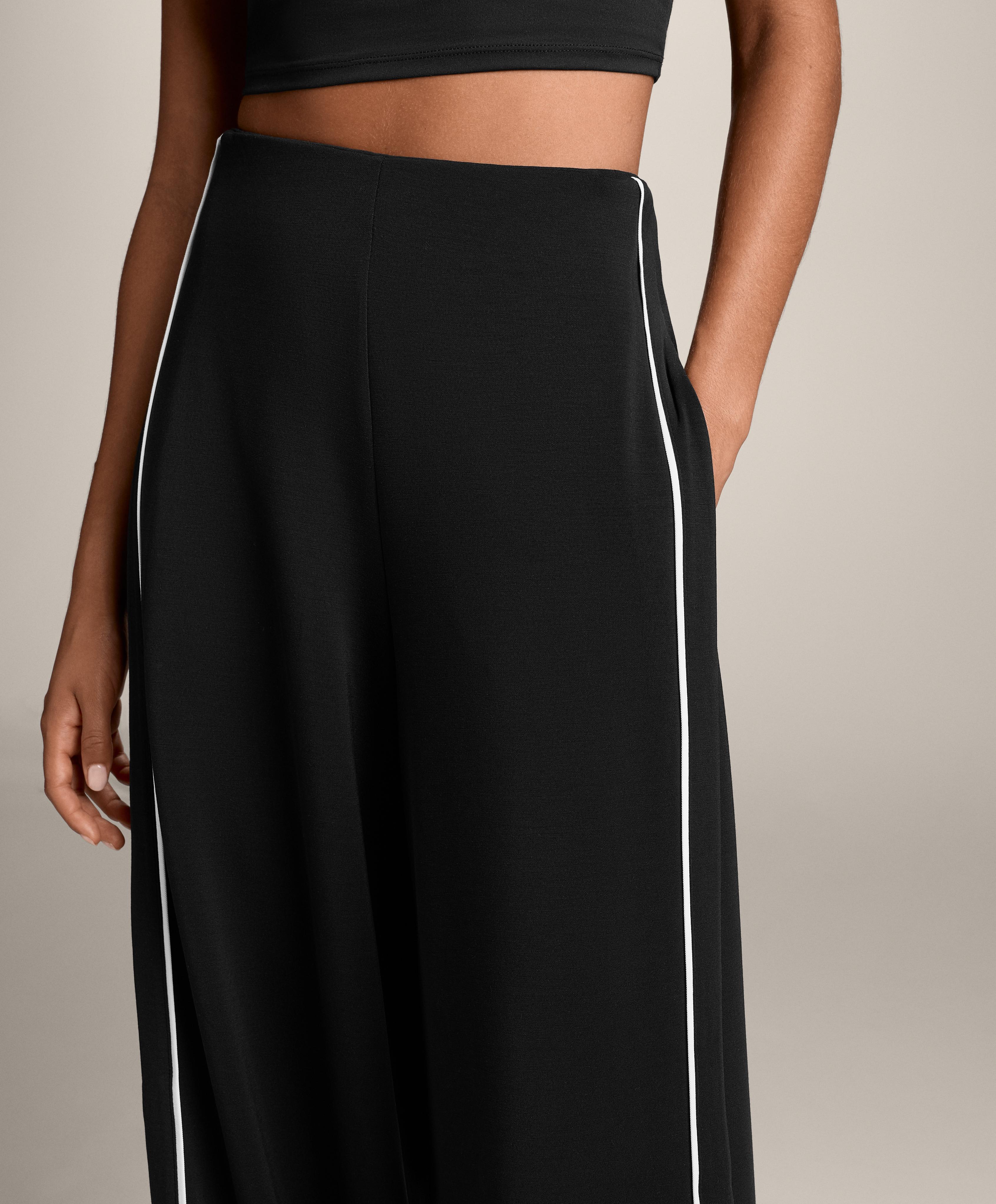 Soft-touch modal trousers with contrast pleats 4 Soft-touch modal trousers with contrast pleats