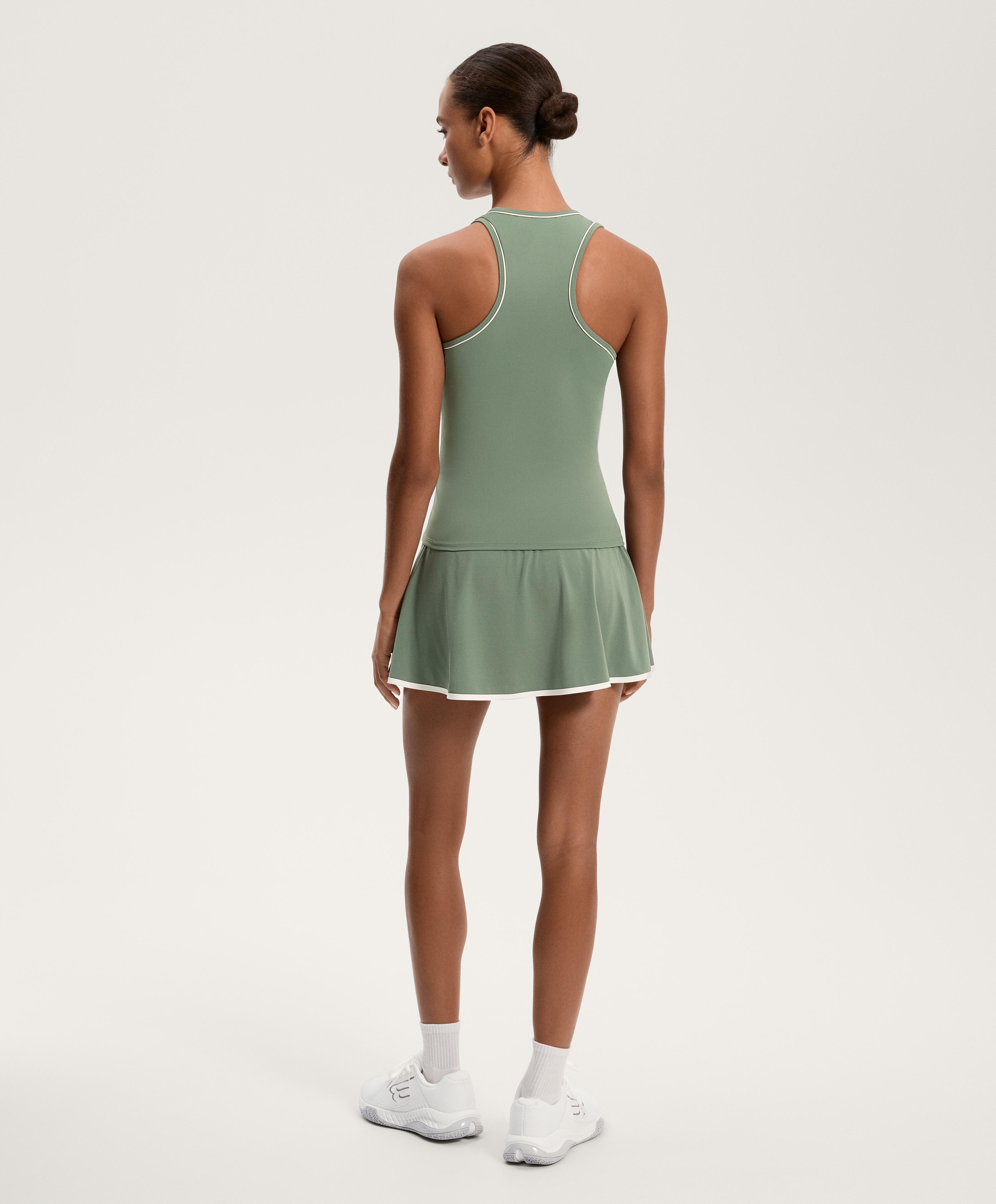 Piping detail sleeveless T-shirt