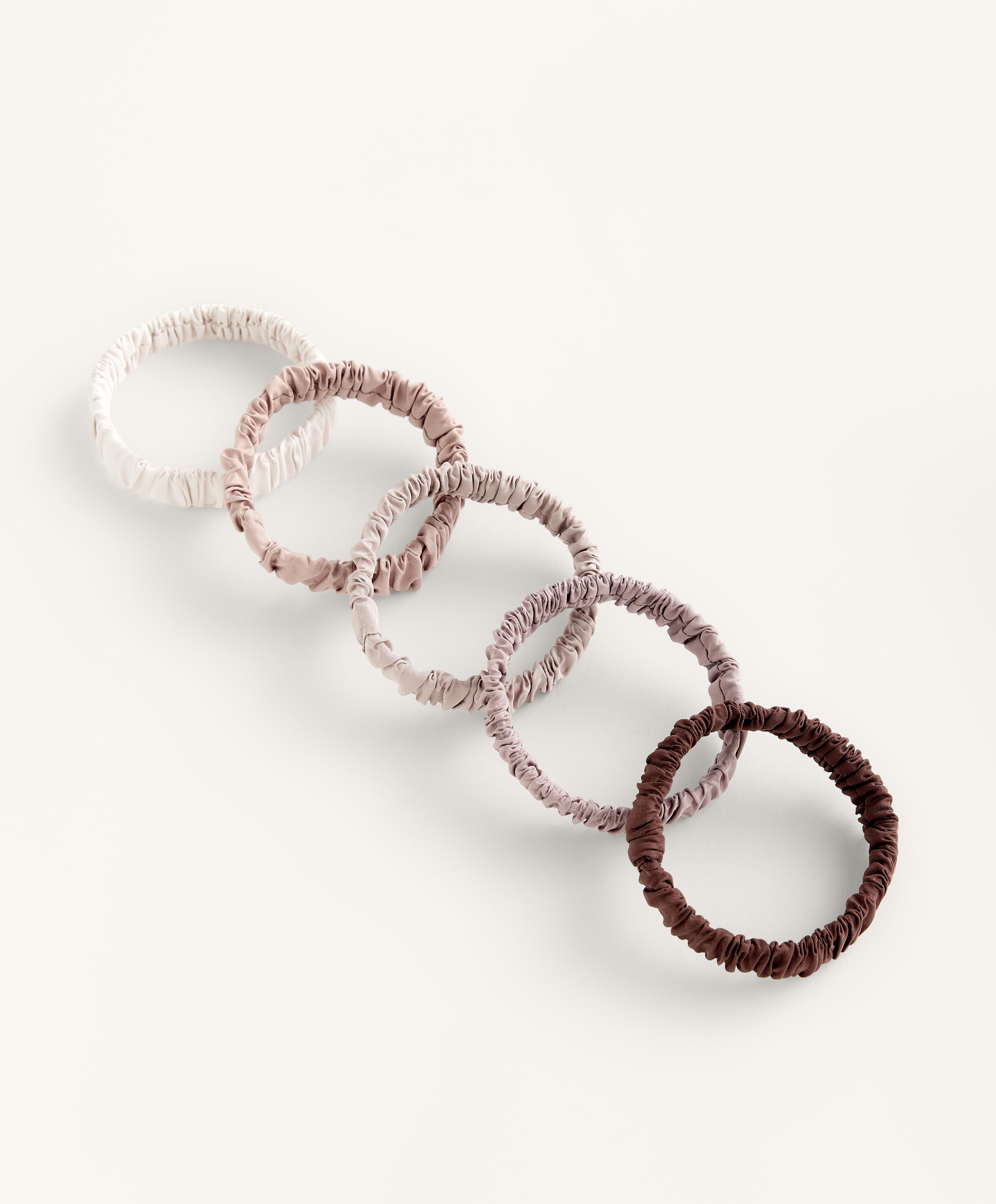 5 hair scrunchies