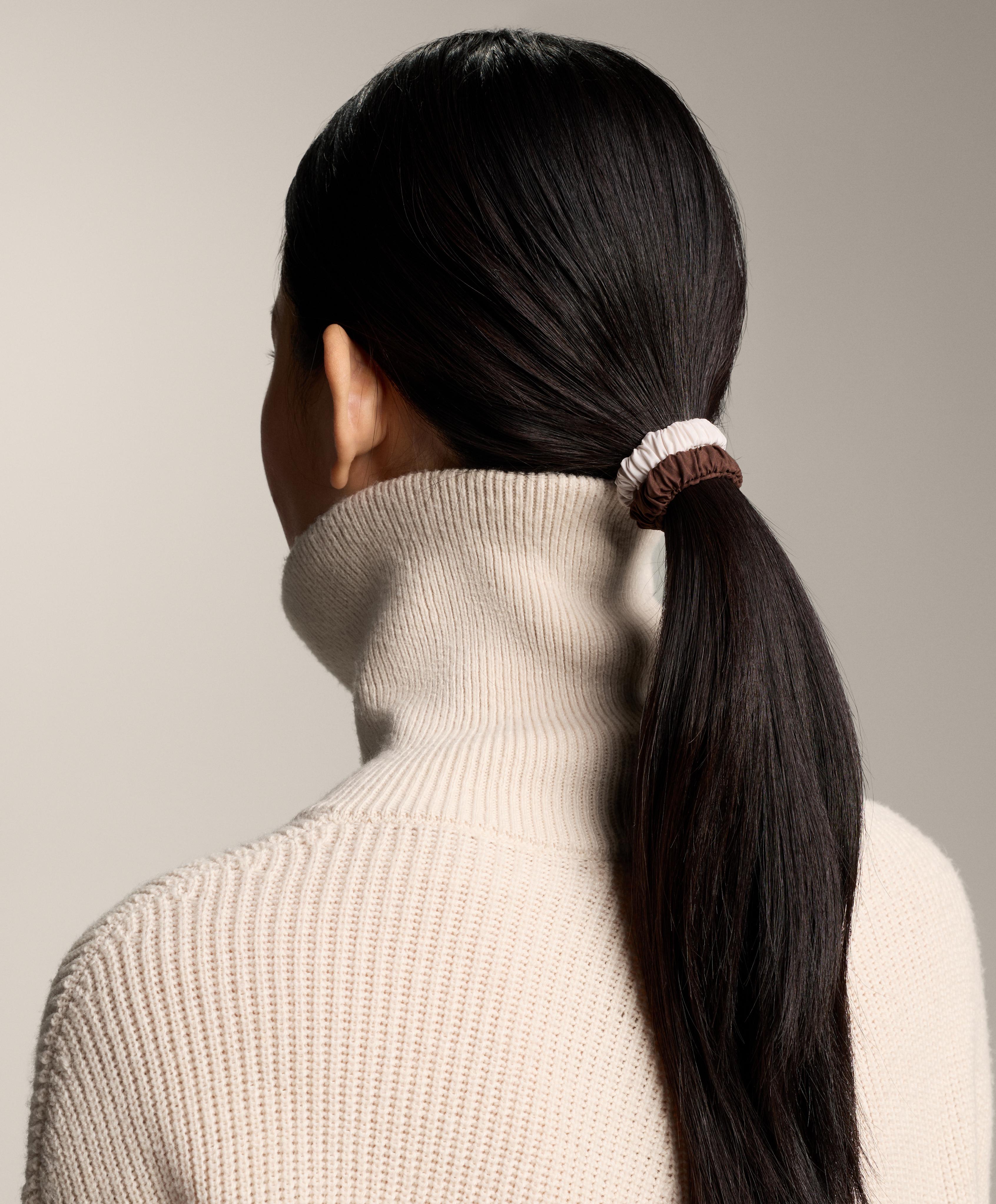 5 hair scrunchies