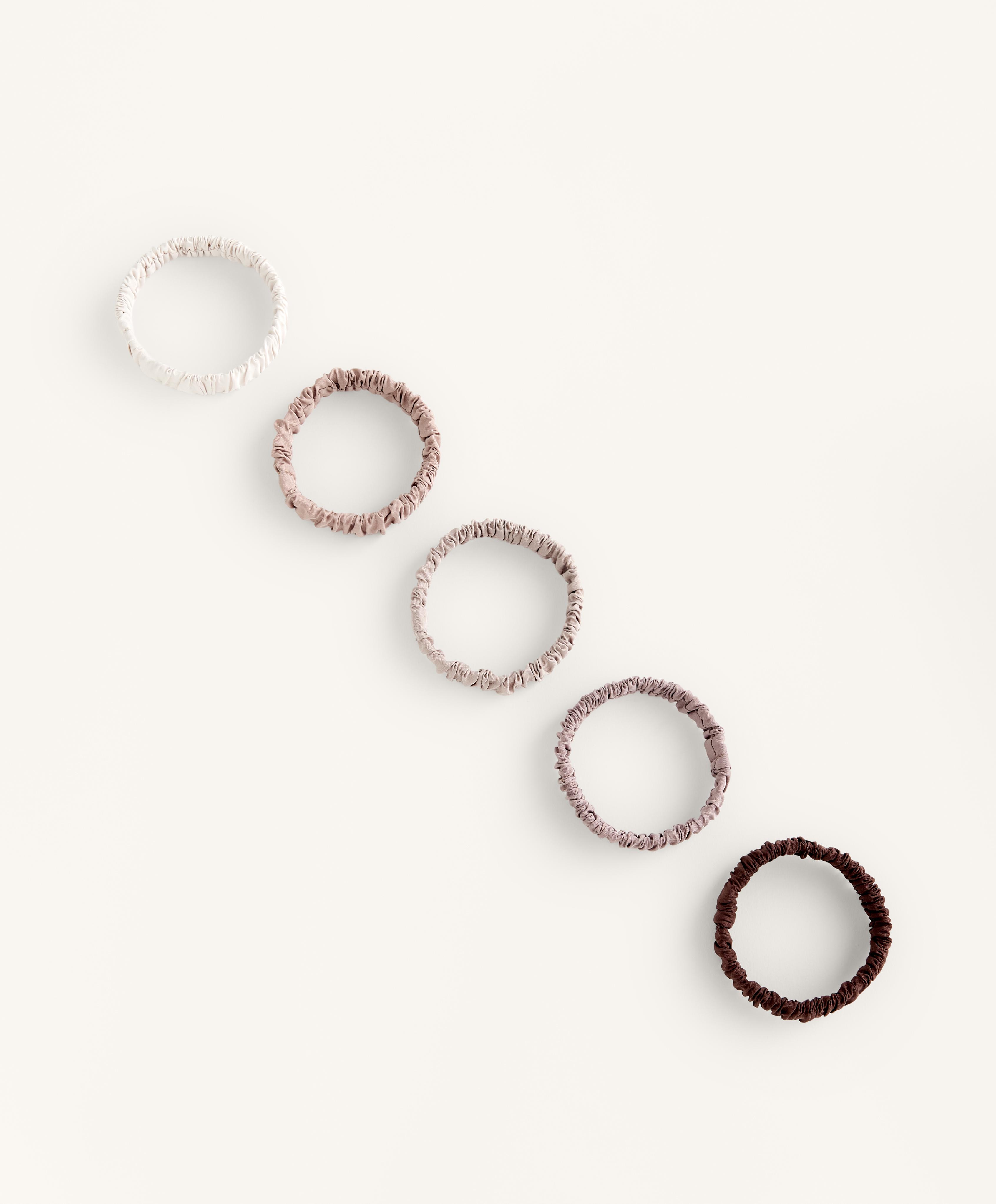 5 hair scrunchies