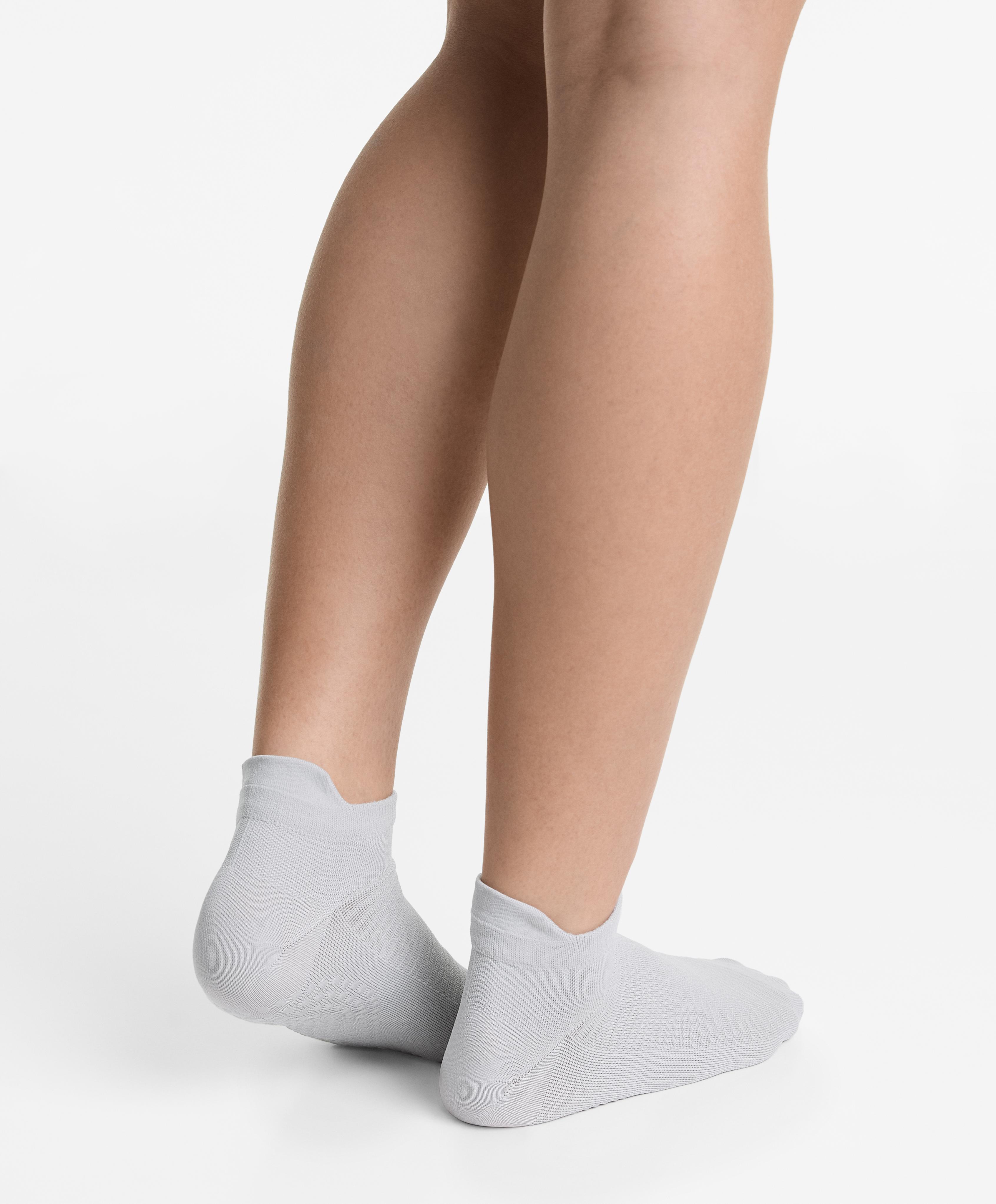 2 pairs of polyamide blend yoga and pilates sneaker socks