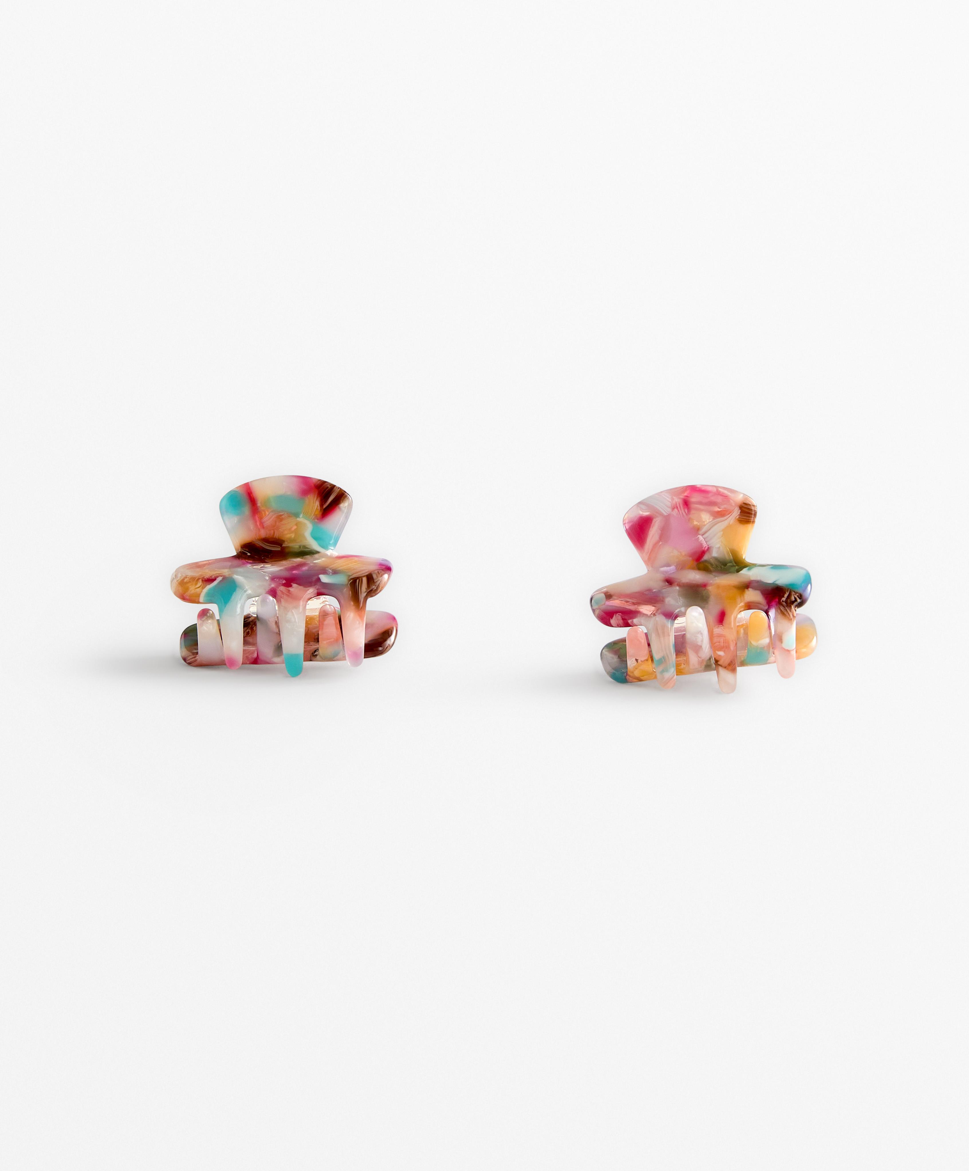 2 mini hair clips