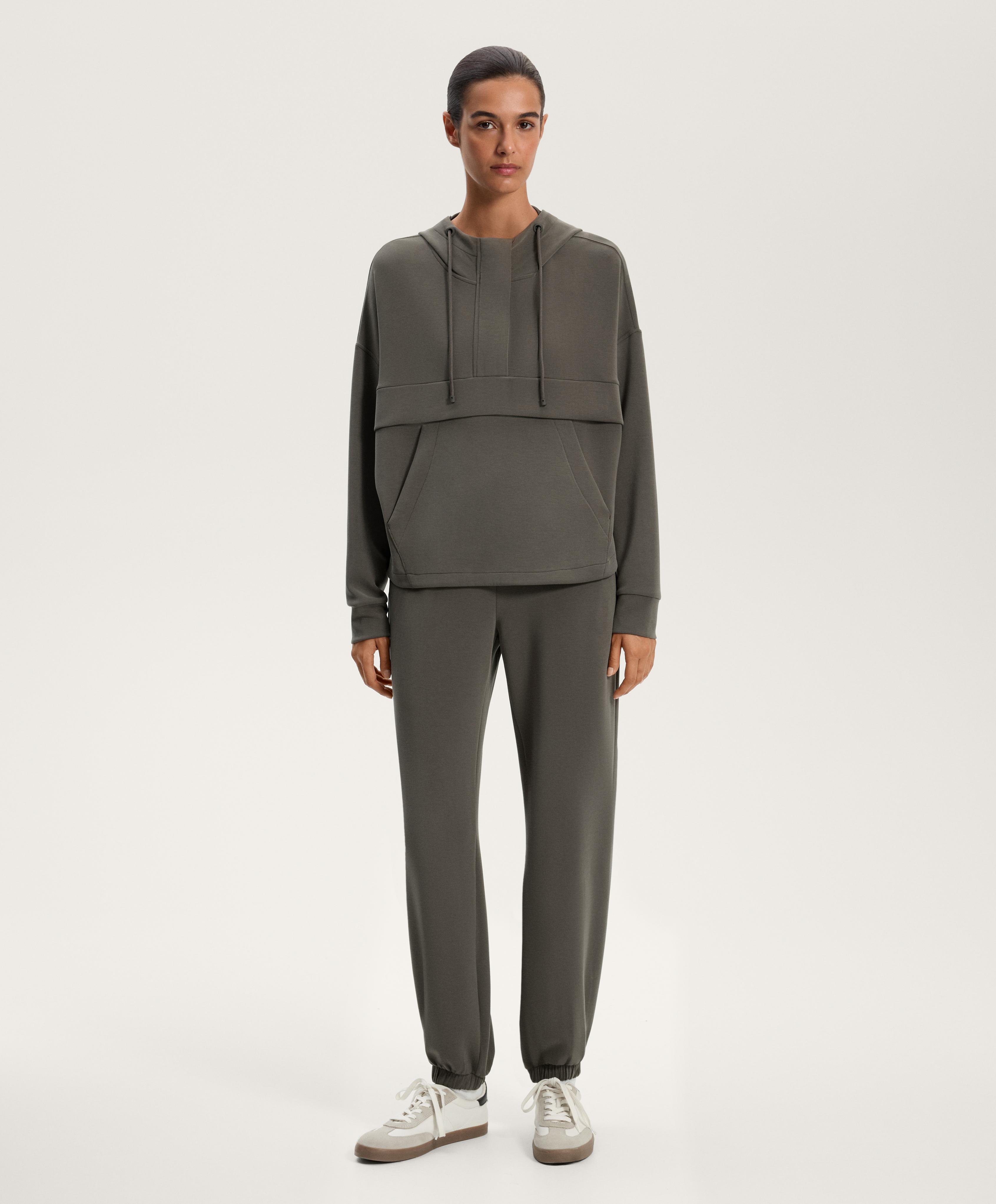 Grey jogger total look with modal