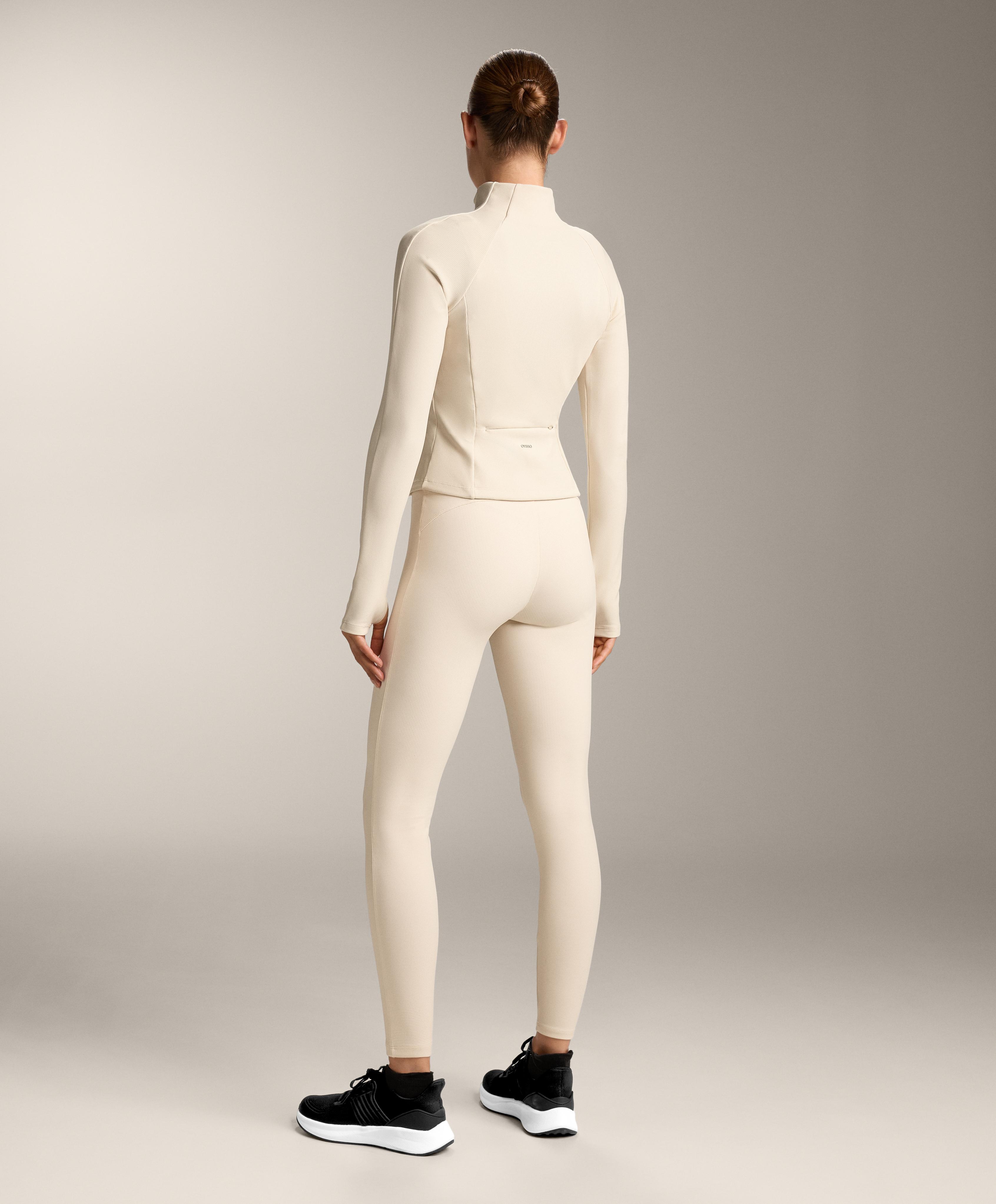 Total look running light warm Waffle ecru with high-rise leggings