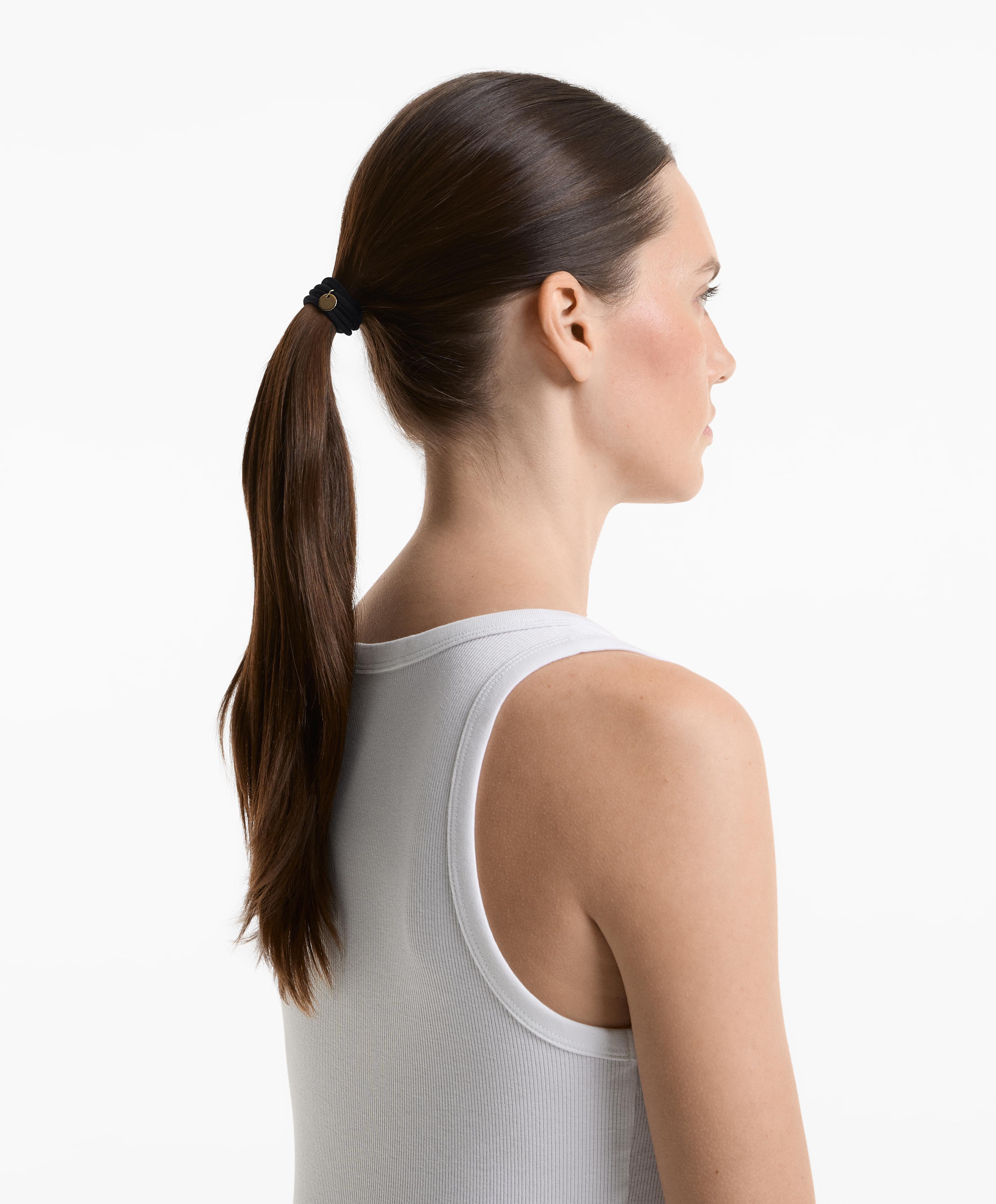 6 hair ties with Oysho plaque