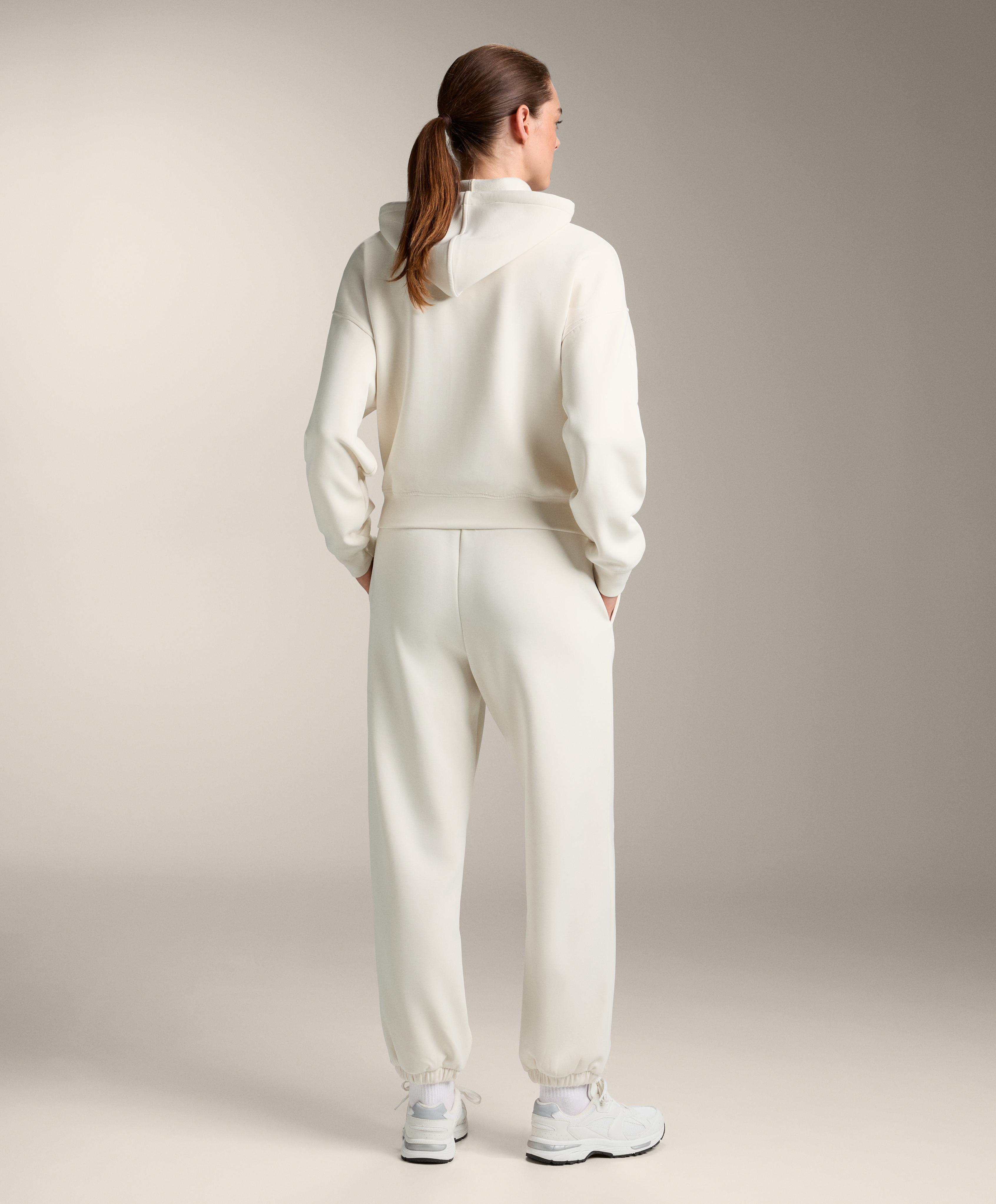 White jogger total look with brushed modal