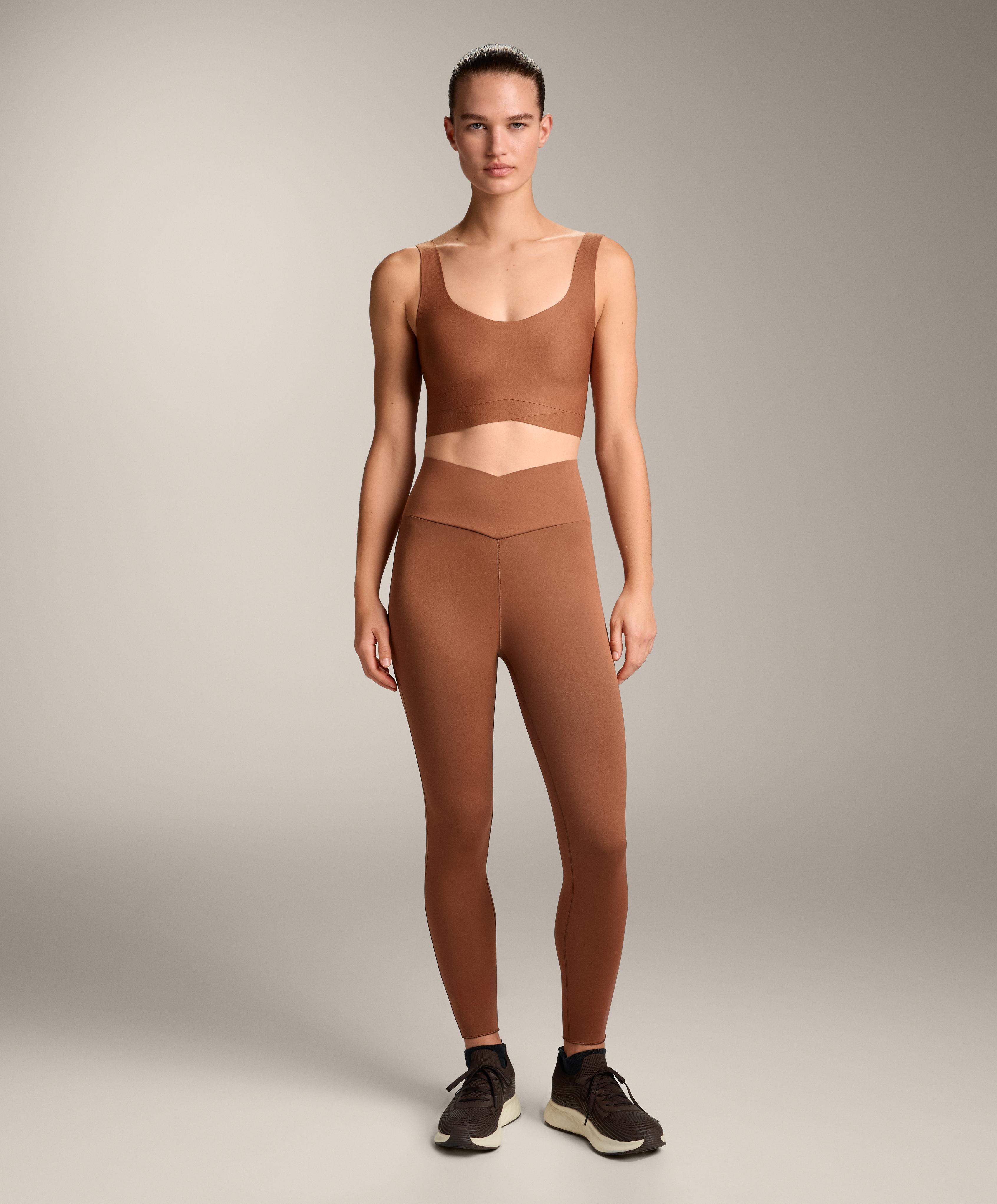 Total look perfect-adapt crossover V-waist toast