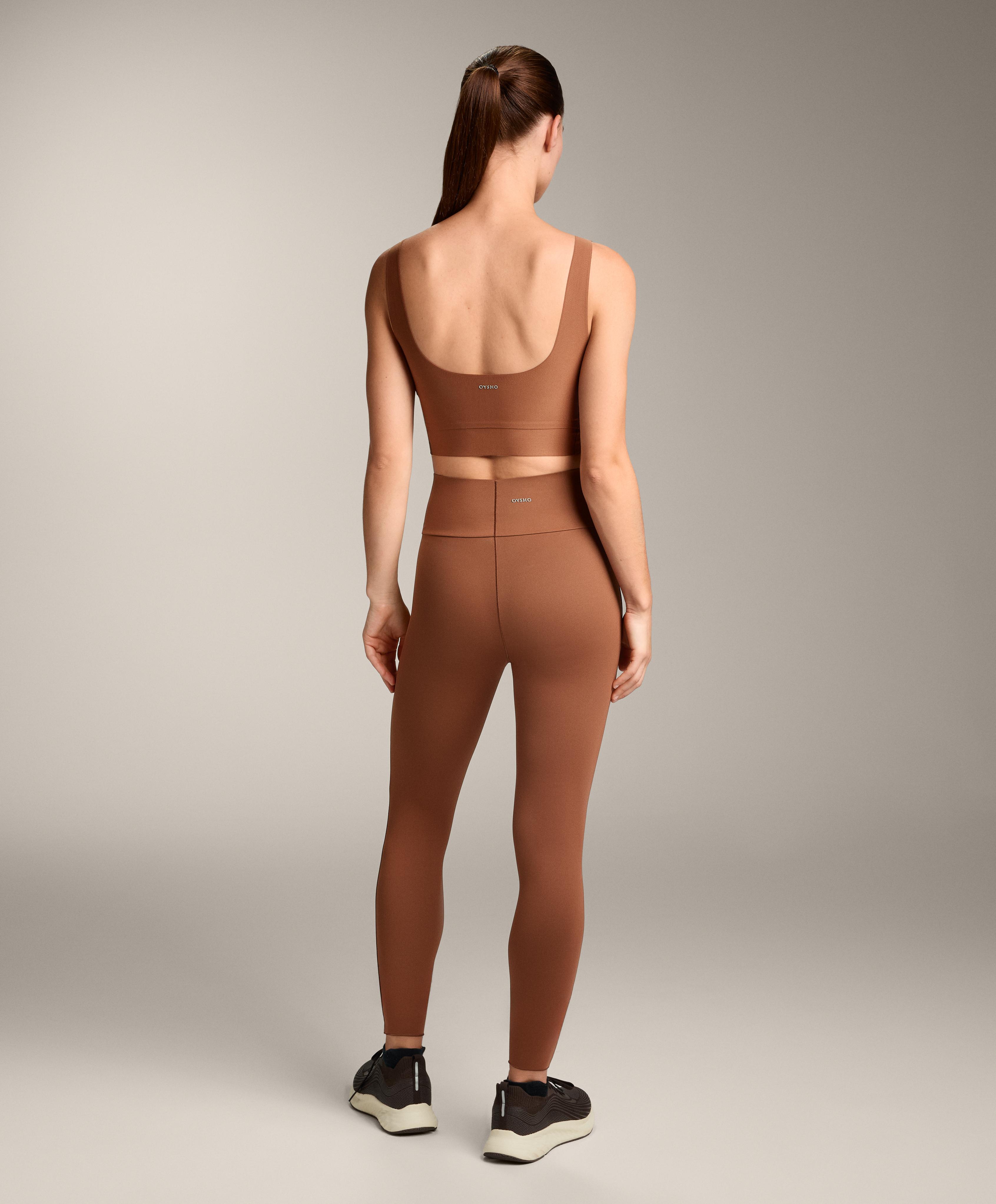 Total look perfect-adapt crossover V-waist toast